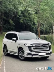Toyota Land Cruiser 2025 Automatic photo 2